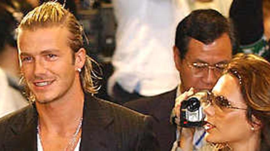 "Beckham &ccedil;iftiyle kupa" a&ccedil;ık arttırması