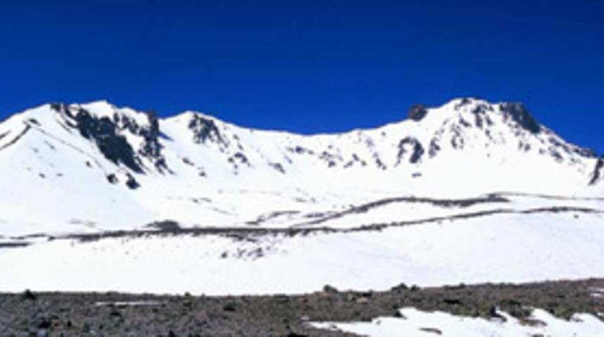 Erciyes, beyaz gelinliğini giydi