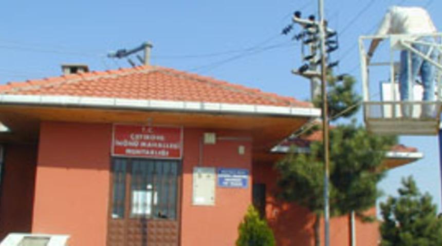 Gebze'de bayrağa &ccedil;irkin saldırı