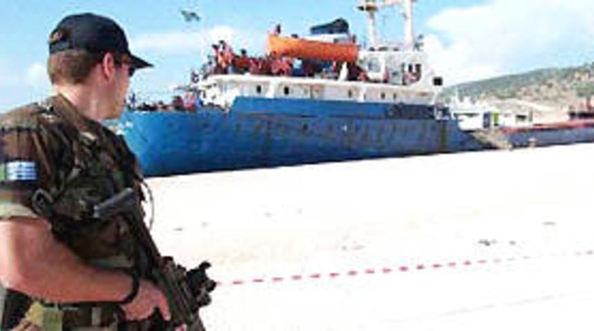 T&uuml;rk savaş gemileri KKTC'de