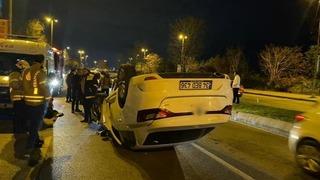 Kartal’da virajı alamayan otomobil takla attı: 2 yaralı