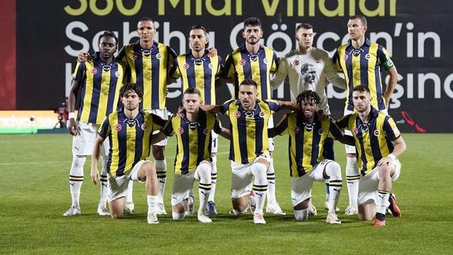İstediği forma şansını bir türlü bulamamıştı, Fenerbahçe'de ilk ayrılık geldi çattı! Samet Akaydın Belçika yolcusu