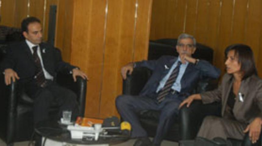 Ahmet T&uuml;rk: "Bombaya yanıt, barıştır"