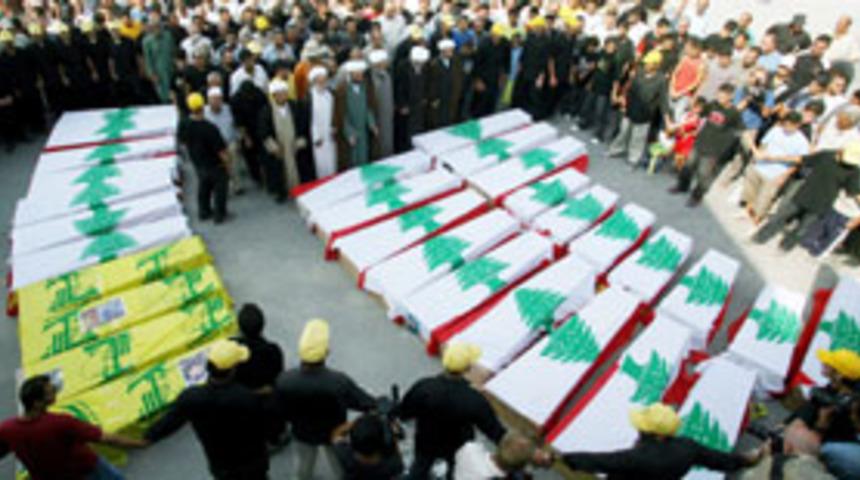 L&uuml;bnanlılar, yakınlarına g&ouml;zyaşı d&ouml;kt&uuml;