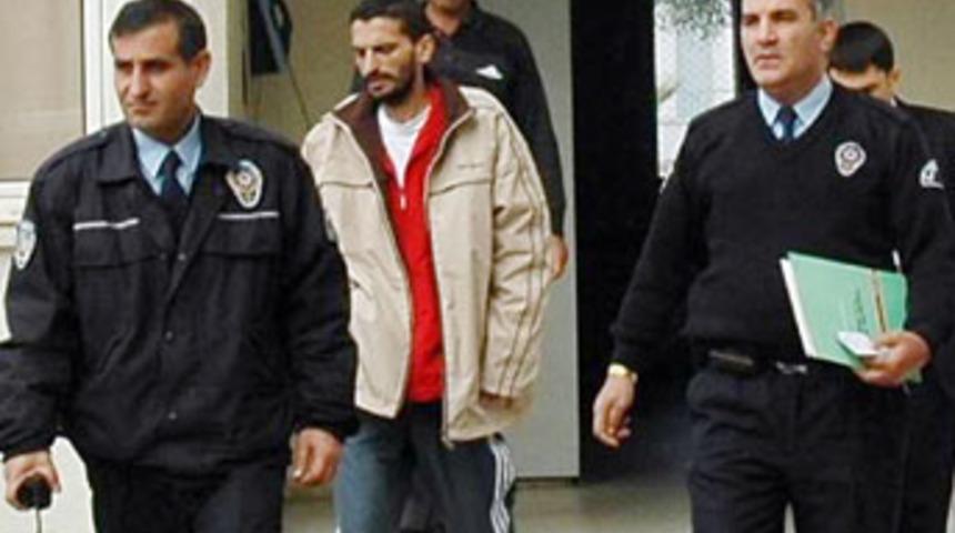 Hasta, ziyaret&ccedil;iyi silahla yaraladı