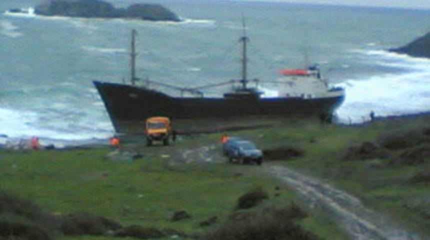 Kambo&ccedil;ya bayraklı gemi karaya oturdu