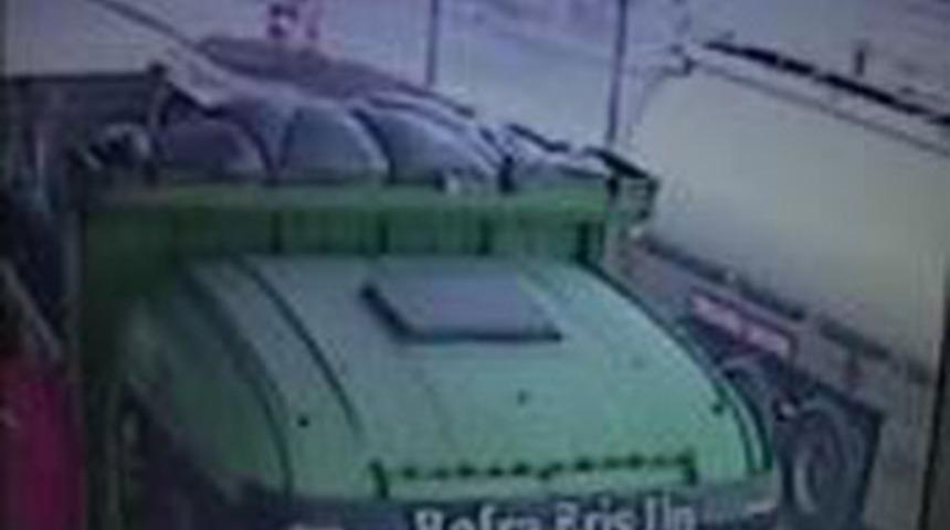 Kaza saniye saniye g&ouml;r&uuml;nt&uuml;lendi