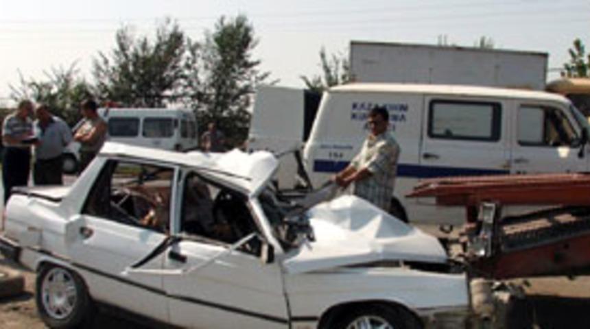 Erzurum'da trafik kazası: 2 &ouml;l&uuml;