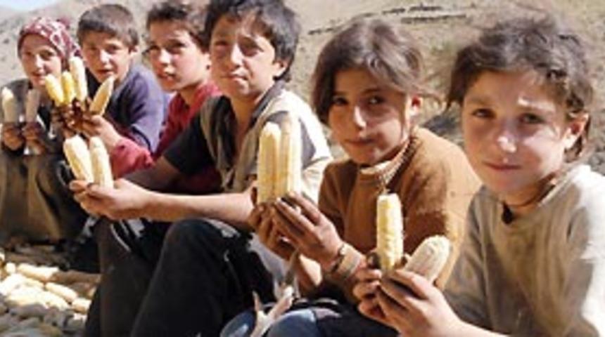 Yoksulluk sınırı 2 bin YTL'yi ge&ccedil;ti