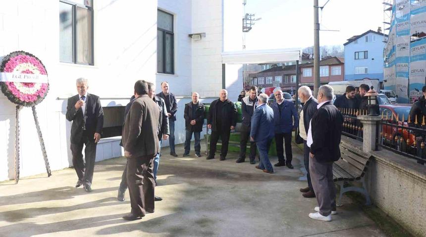 Kanser tedavisi g&ouml;ren oğlunu g&ouml;t&uuml;rd&uuml;ğ&uuml; hastaneden d&ouml;nerken kaza yapmıştı