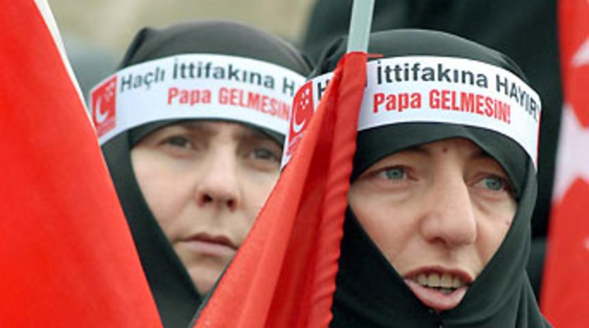 Papa'ya "T&uuml;rkiye'ye gelme" &ccedil;ağrısı