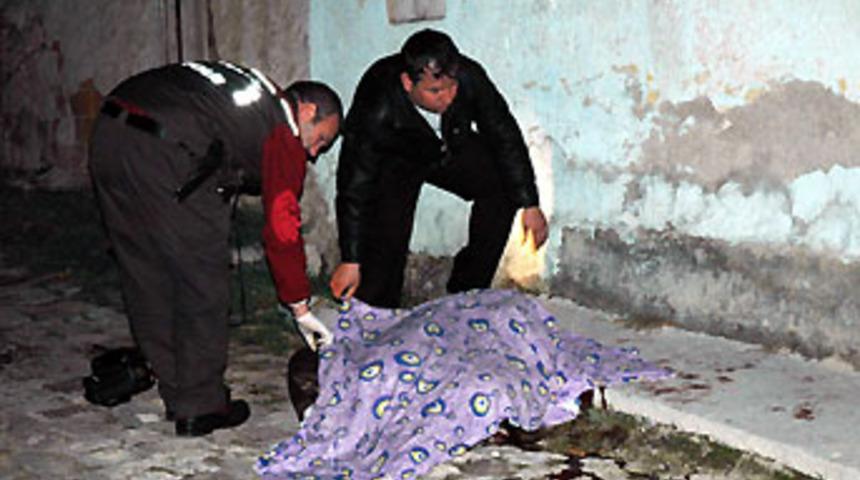 Afyonkarahisar'da cinayet: 2 &ouml;l&uuml;