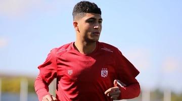 Sivasspor'un genç yeteneği Yunus Emre'ye İngiltere Premier Lig'den teklif!