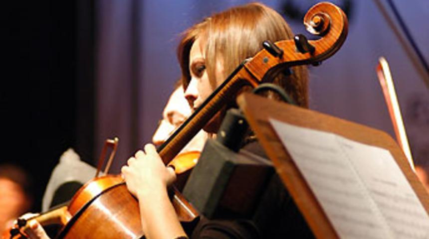 'Dekolte uyarısı' iddiası istifa getirdi