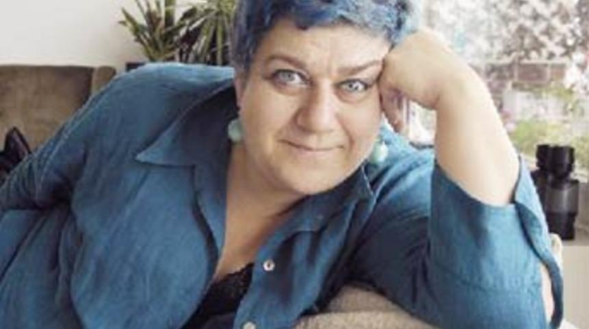 Papa'nın &ccedil;evirmeni Serra Yılmaz