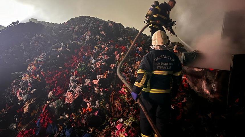 Gaziantep'te tekstil fabrikasında çıkan yangın kontrol altına alındı