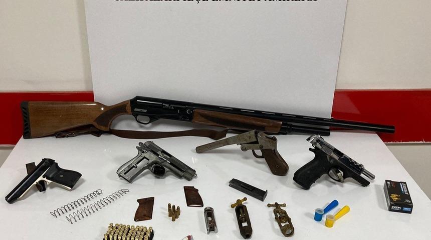 Samsun'da bir zanlının evinde 5 silah ile fişekler ele geçirildi