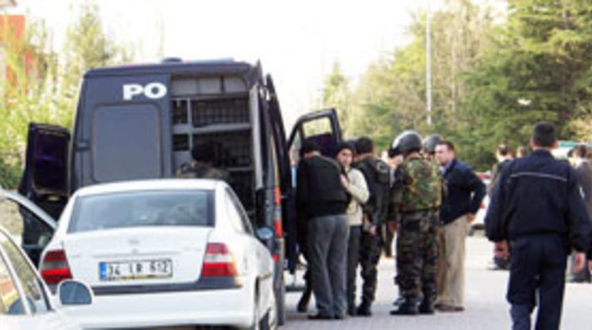 Beylikd&uuml;z&uuml;'nde &ccedil;atışma: 2 &ouml;l&uuml;