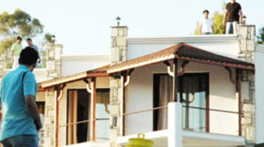 Tatlıses'in oteline ikinci baskın