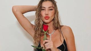 Şeyma Subaşı uzun bir aradan sonra sahile indi! Pembe mini bikinisiyle dikkat çeken Subaşı peş peşe pozlar paylaştı!