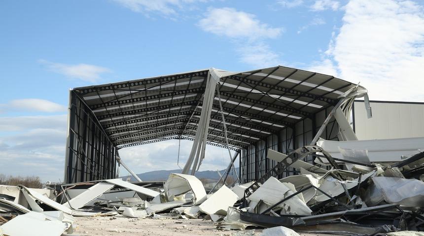 Nilüfer’de 4 bina yerle bir edildi