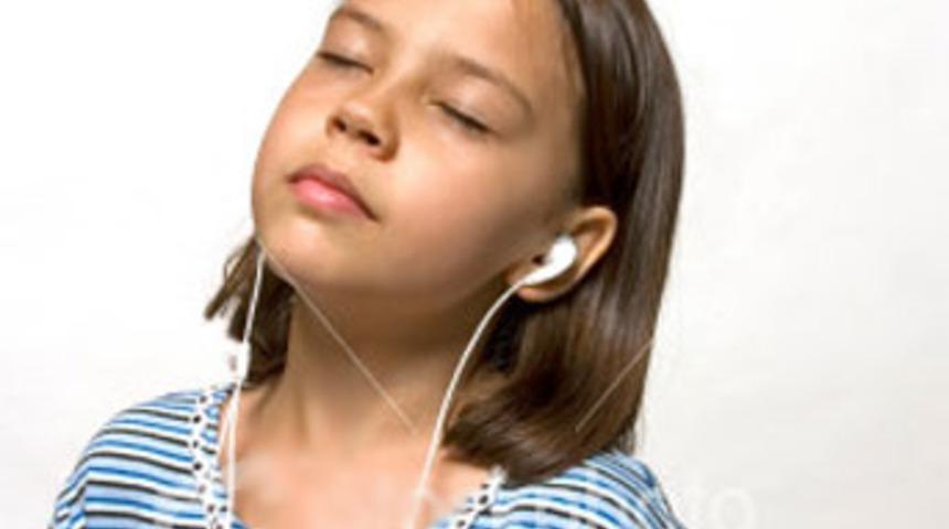 &Ccedil;ocukların beyin gelişimi i&ccedil;in klasik m&uuml;zik