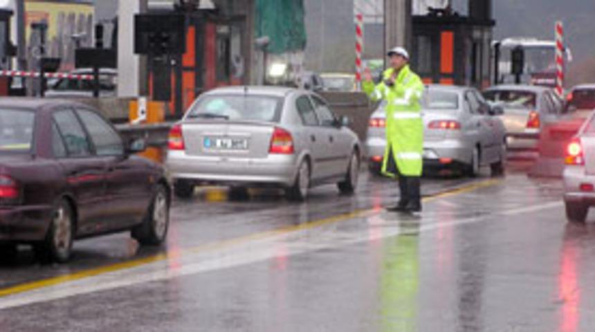 TEM otoyolu'nda m&uuml;lteci operasyonu