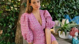 Tesettürlü fotoğrafları gündemdeydi: Oyuncu Seda Bakan'ın bindiği uçakta kedi krizi çıktı! 