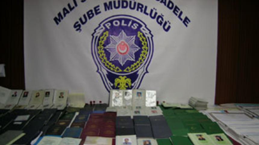 Polisler de &ccedil;etenin i&ccedil;inde