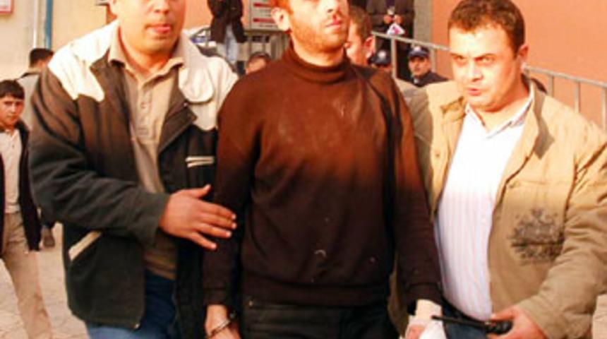 İşsiz baba 2 &ccedil;ocuğunu &ouml;ld&uuml;rd&uuml;