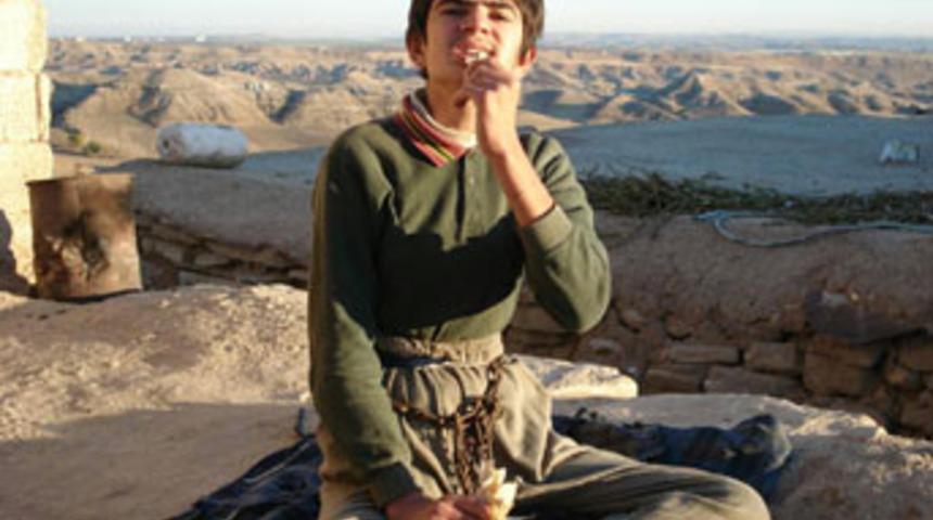 17 yıldır zincire bağlı yaşıyor