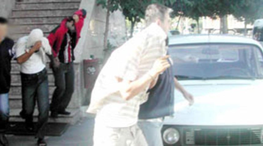 Yabancı kadınlara zorla fuhuş iddiası