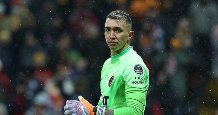 Fenerbahçe ve Galatasaray'da oynadı! Seçil Erzan fonunda gözlerden kaçan ayrıntı: Eğer girselerdi film devam edecekti G4