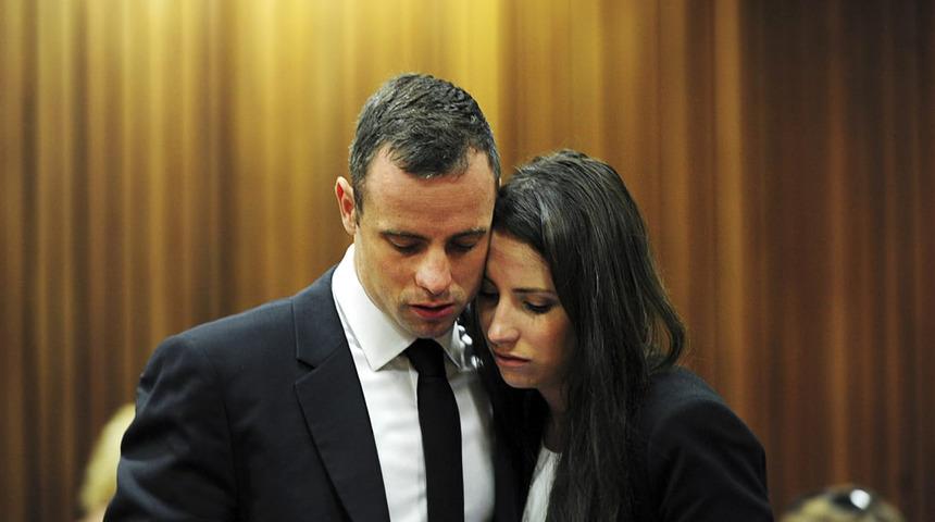 Kız arkadaşı Reeva Steenkamp'ı öldürdüğü gerekçesiyle tutuklanan eski sporcu tahliye edildi!