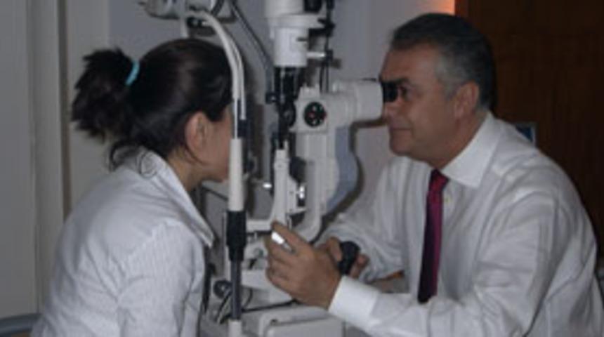 Ucuz gözlükler göz sağlığını tehdit ediyor