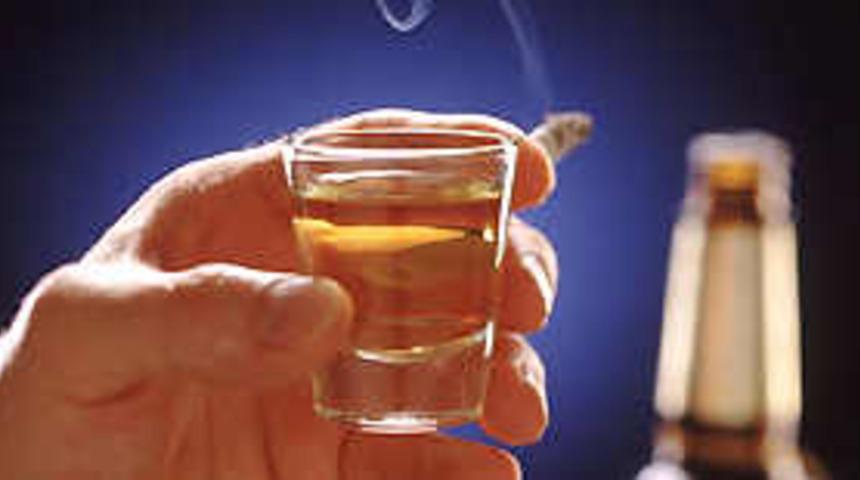 Sağlık Bakanlığı'dan sigara ve alkol uyarısı