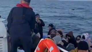 Yunan Sahil Güvenlik ekipleri tarafından ölüme terk edilen 34 kaçak göçmen kurtarıldı!