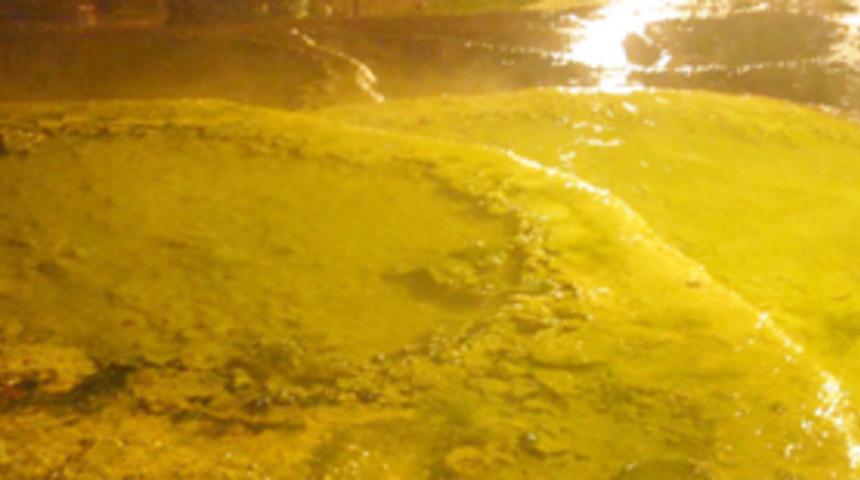 Pamukkale'nin travertenlerine kırmızı rakip