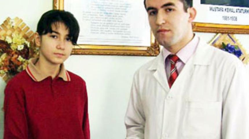 Bayram har&ccedil;lığını selzedelere bağışladı