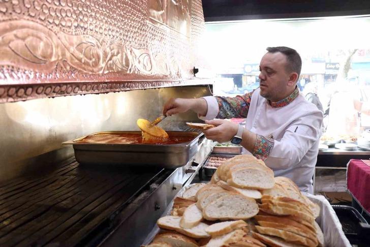 Damak 'şımartan' yemek! İkisi birlikte yenirse... Türkiye’nin her yerinden bu lezzeti tatmak için geliyorlar! İşte püf noktası ile ıslama köfte G3