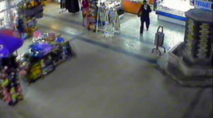 Kont&ouml;r hırsızlarının saniye saniye g&ouml;r&uuml;nt&uuml;leri