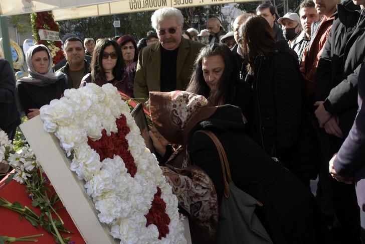 Usta sanatçıya veda! Ayla Algan son yolculuğuna uğurlandı... Ünlü isimler akın etti 'Ben hep onu ölümsüz gibi görürdüm' G4