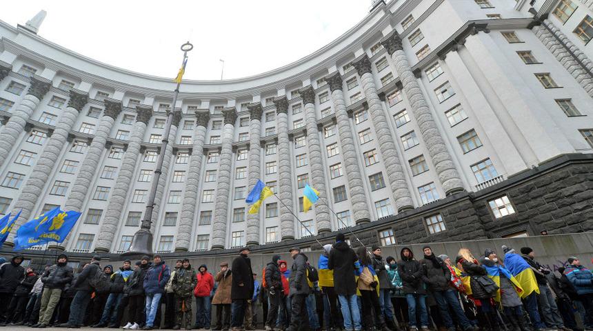 Ukrayna: Eski liderler göstericilere destek çıktı