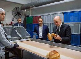 İzmir'de ekmek fiyatları artacak mı? Belediye Başkanı Soyer'in açıklamasında 5 TL detayı