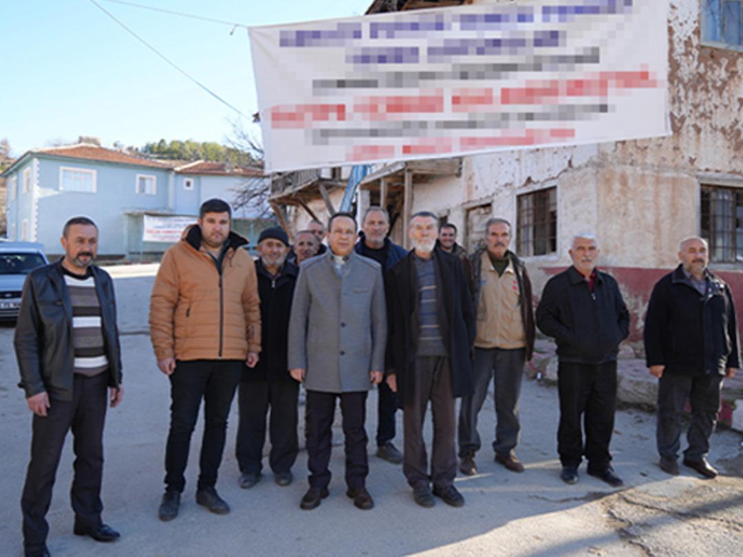 20 yıldır s&uuml;ren gelenek, asılan pankartla son buldu! "İnşallah bizim k&ouml;yde başladı, &uuml;lkemizdeki b&uuml;t&uuml;n k&ouml;ylere de &ouml;rnek olur"