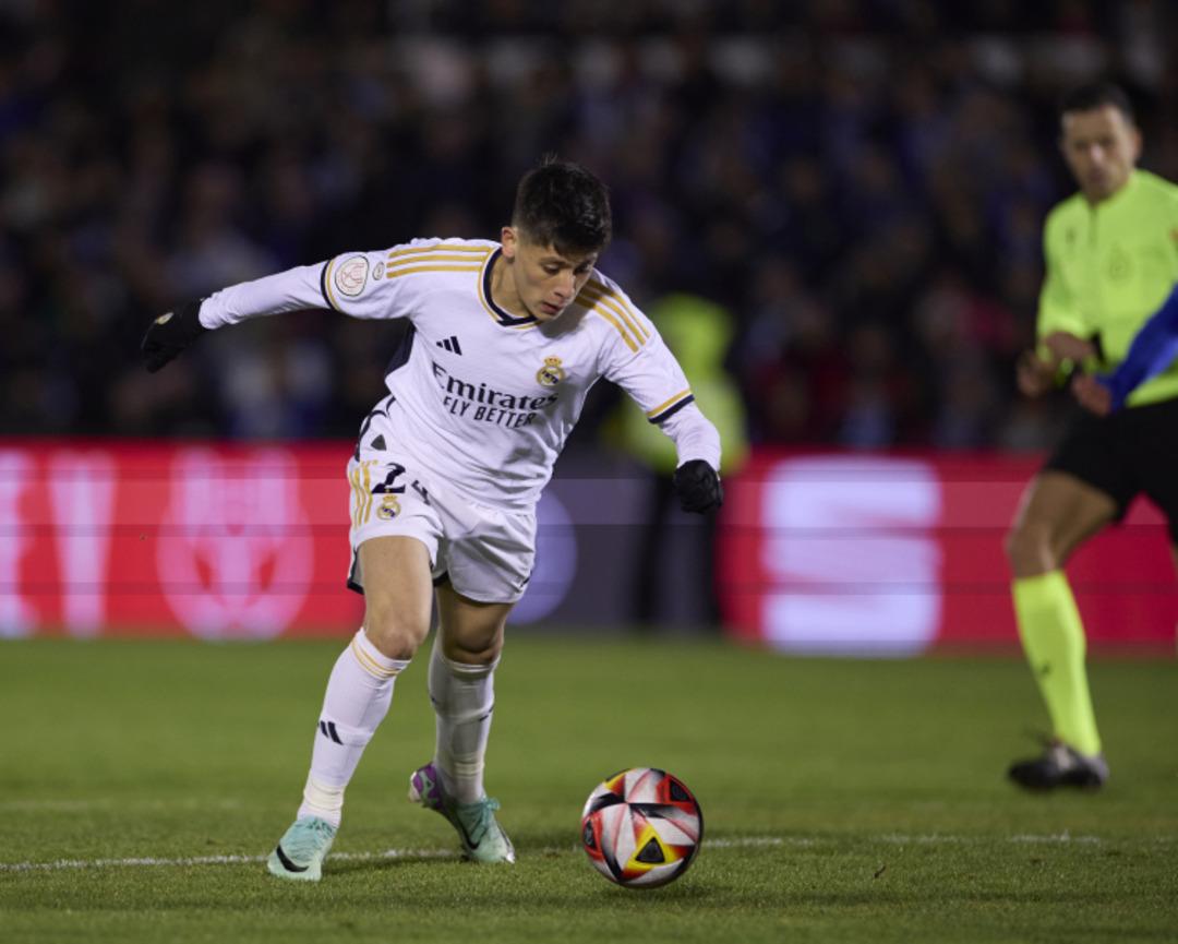 Arda G&uuml;ler performansıyla İspanyolları şaşkına &ccedil;evirdi "Real Madrid'in a&ccedil;ık ara en iyi h&uuml;cum oyuncusu"