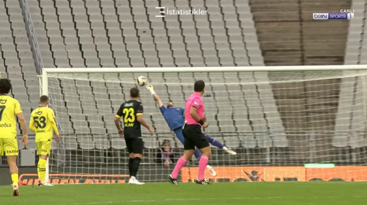 Fenerbahçe'de Cengiz Ünder'den muhteşem füze! İzleyenlerin ağzı açık kaldı, 'Kadıköy'den vurdu' G4