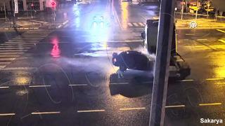 Yer: Sakarya! 4 ayrı kaza, kameralara böyle yansıdı: Biraz daha dikkatli olsalardı bu kazalar olmayabilirdi