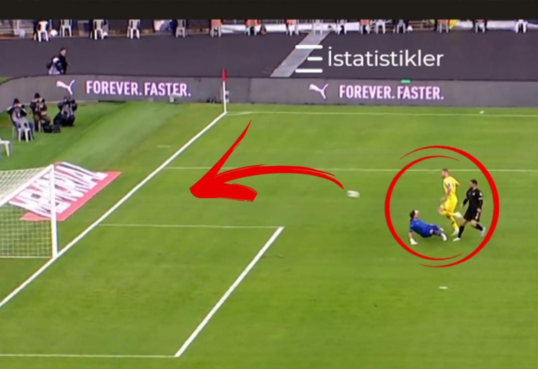 Edin Dzeko zoru İstanbulspor ma&ccedil;ında zoru başardı, taraftarı &ccedil;ıldırttı! "Devre arasında emekli ol"