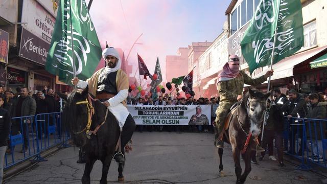 Batman'daki HÜDA PAR yürüyüşü tepkilerin odağında! 'Cihat' çağrıları yapılan anlar tartışma yarattı... Tanju Özcan'ın tepkisi gündem oldu